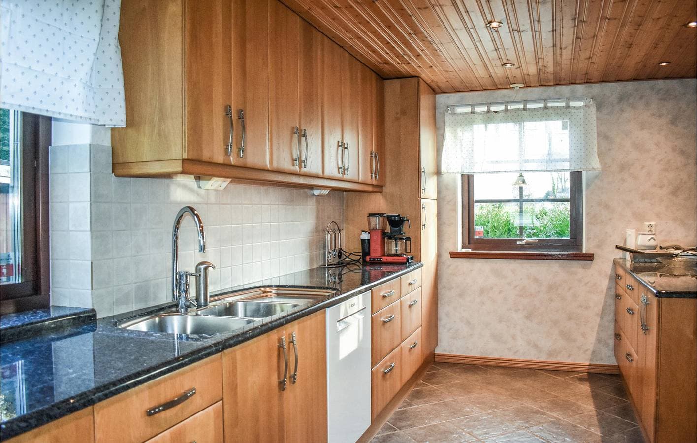 Foto 7 von 21: Ferienhaus für 8 Personen mit Terrasse