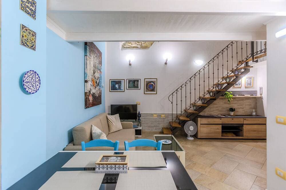 Foto 10 von 19: Castle Hill Loft – Heart of Cagliari Old Town