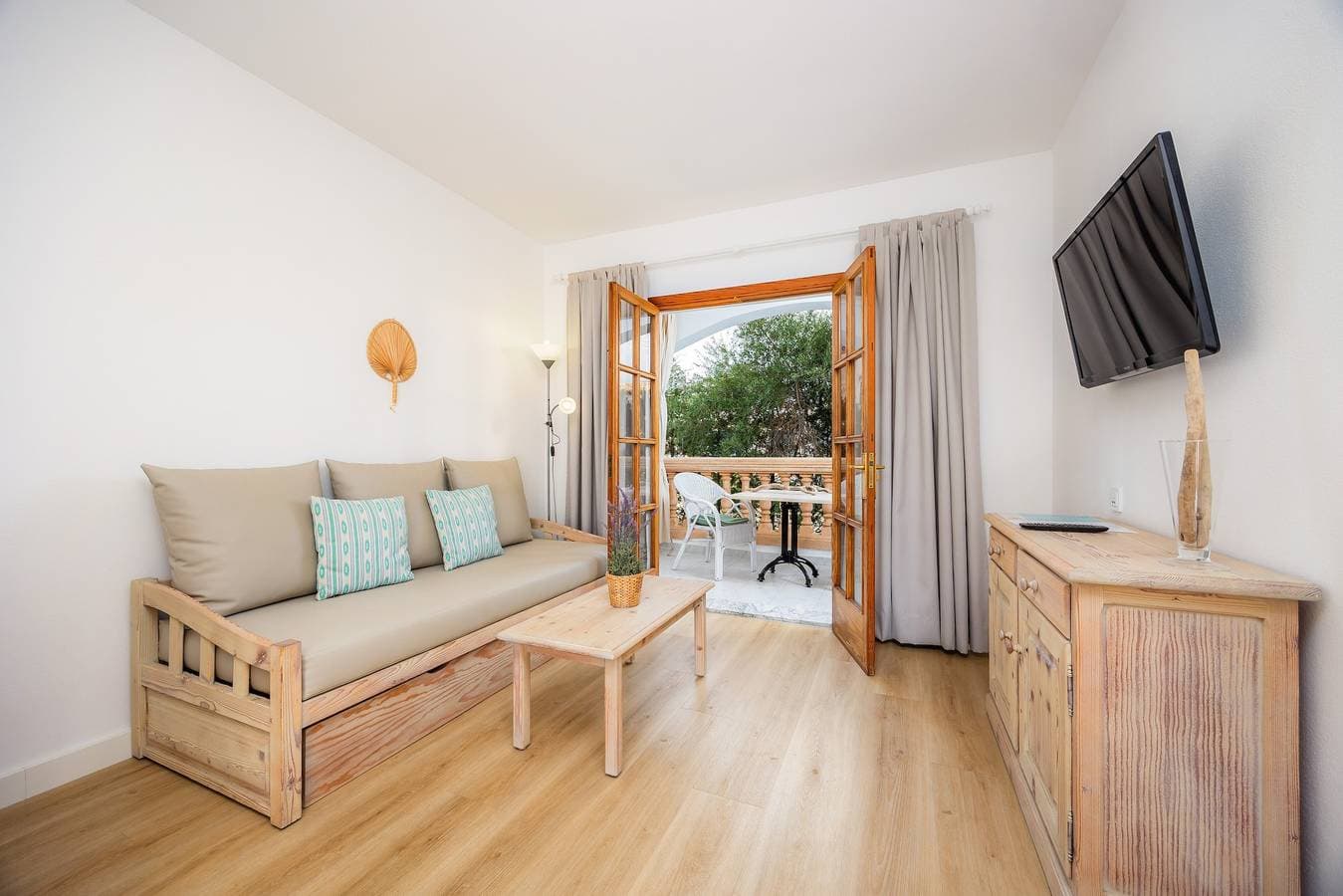 Foto 4 von 41: Strandnahes Apartment mit Zugang zum Pool, einer privaten Terrasse, Klimaanlage und WLAN