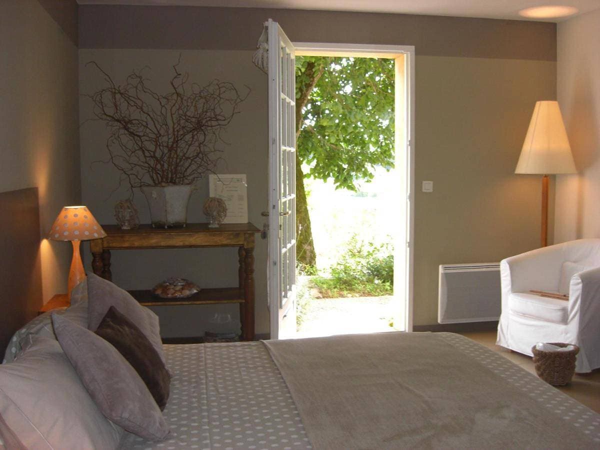 Foto 5 von 8: Double Room with Garden View