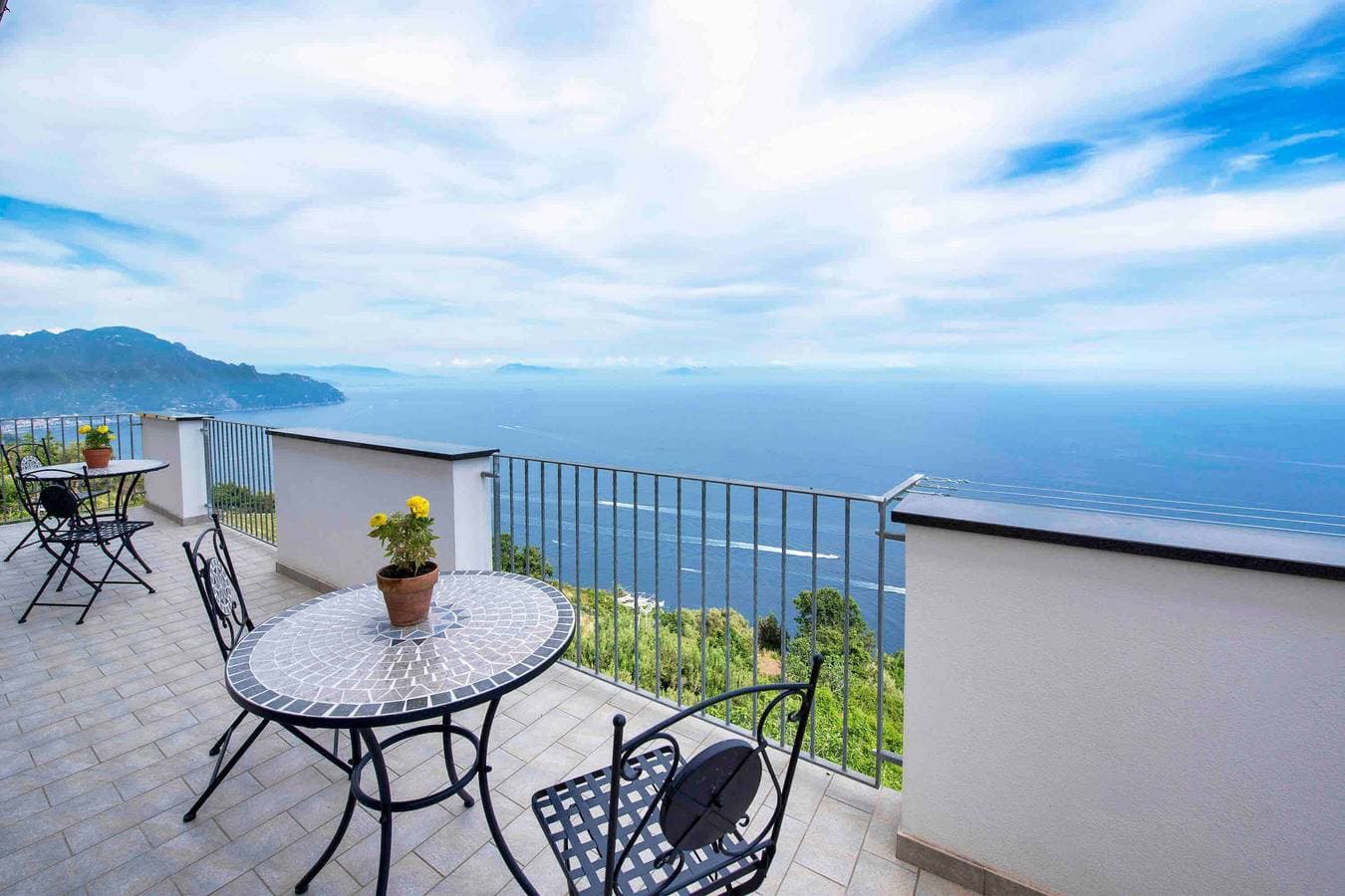 Foto 11 von 40: Coastal Escape – Villa mit Panorama-Terrasse an der Amalfiküste