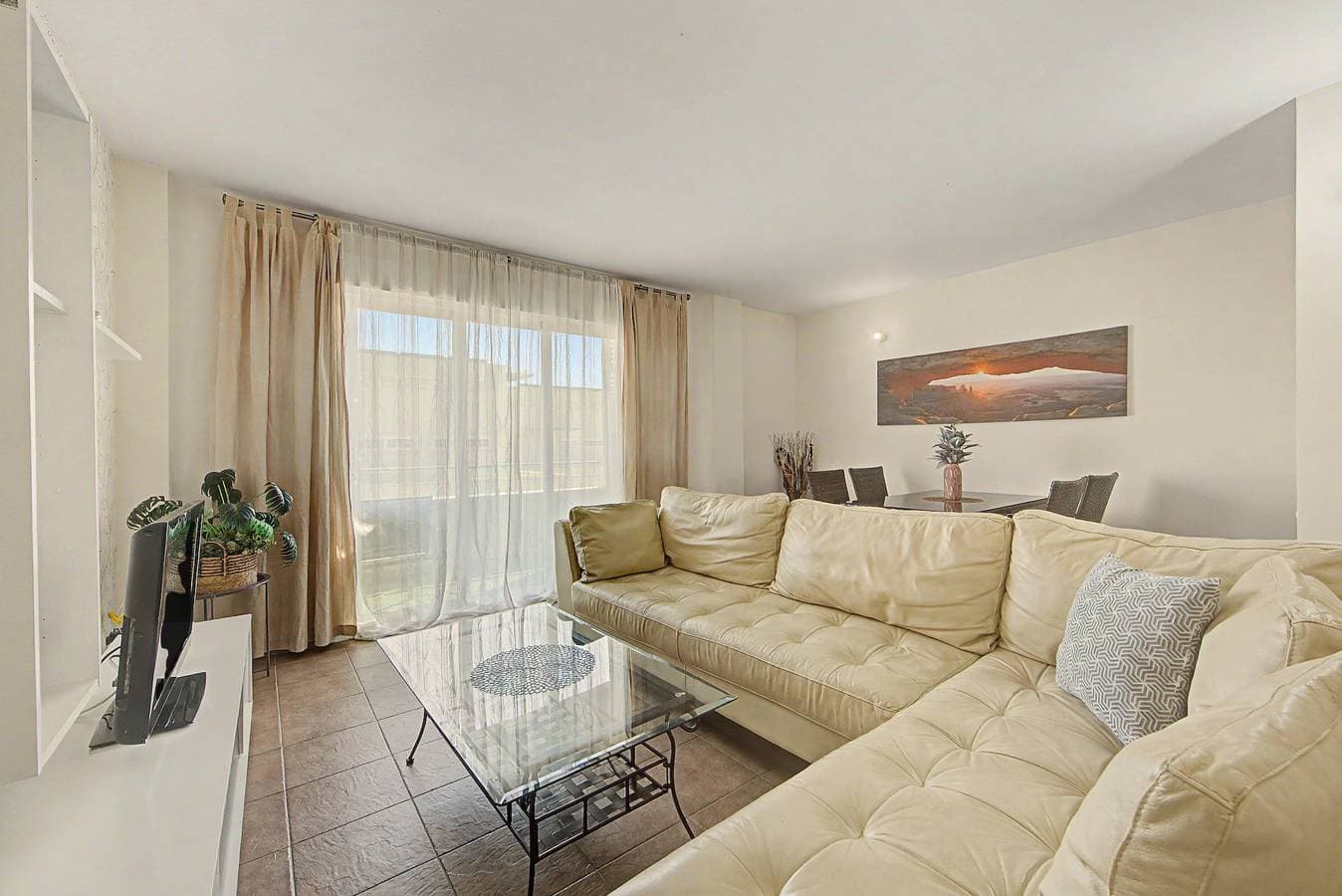 Foto 5 von 32: Apartment „Ático Vacacional“ mit Gemeinschaftspool, Balkon und Klimaanlage