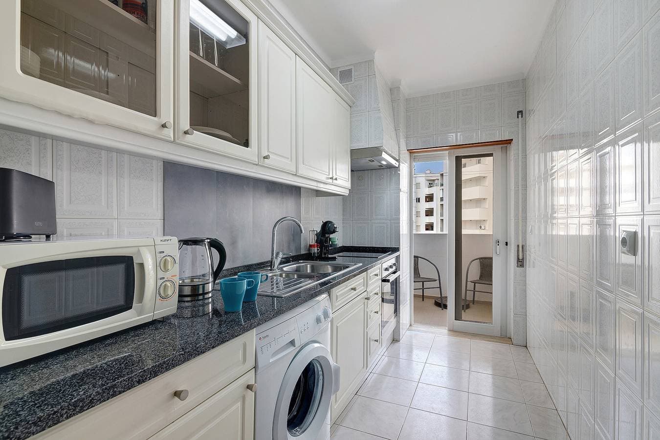 Foto 9 von 24: Apt. S. Lourenço direkt am Strand – ohne Meerblick, mit Gemeinschaftspool, Balkon & WLAN
