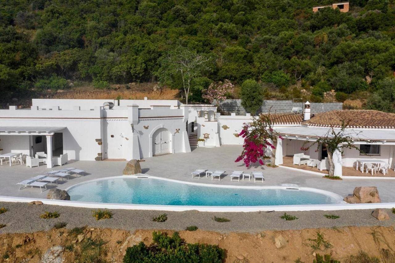 Foto 3 von 89: Villa with Private Pool