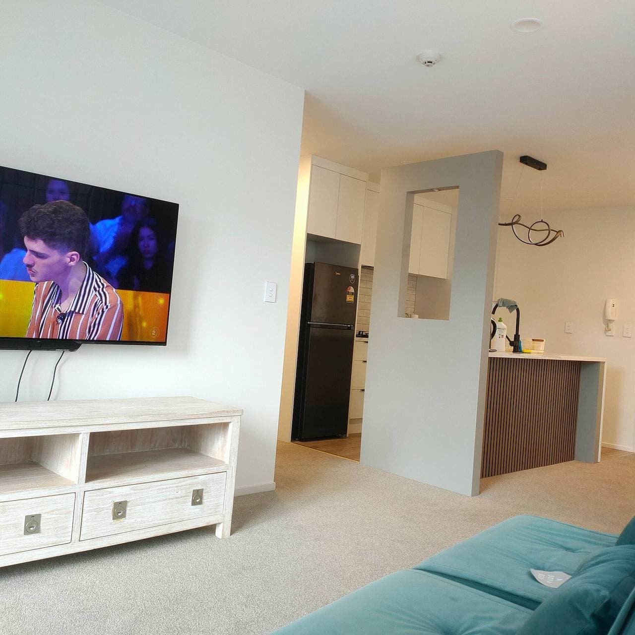 Foto 2 von 24: Ganze Wohnung in der Nähe von Einzelhandel, Grünfläche und Stadt