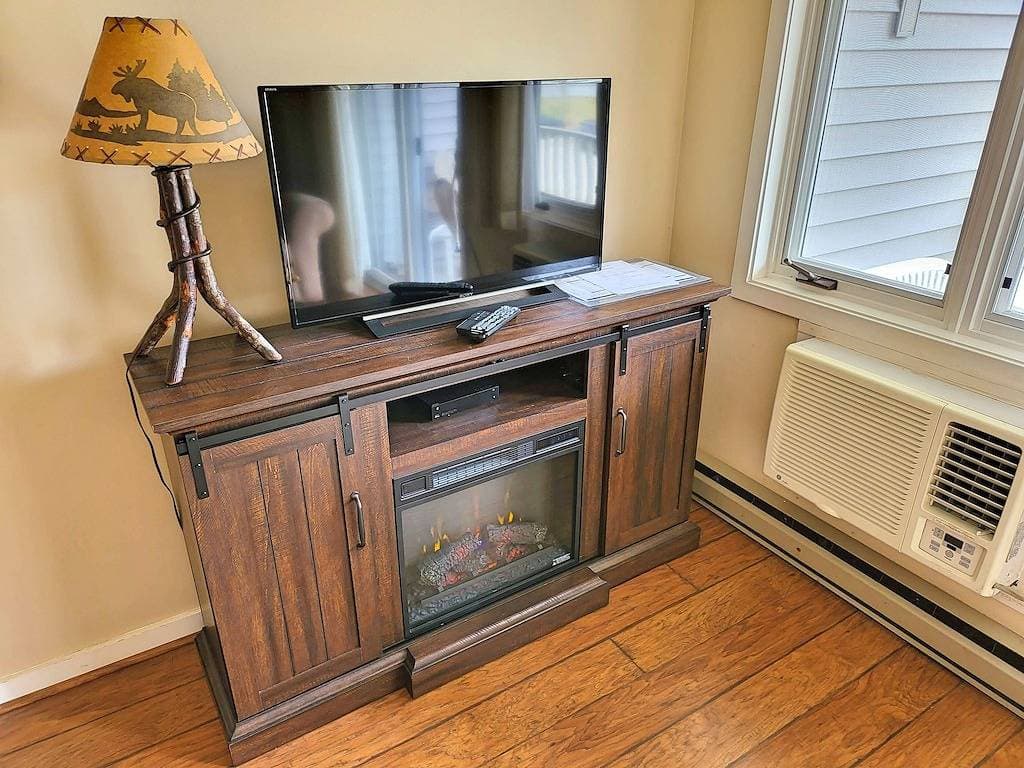 Foto 6 von 19: Kitchen, AC, deck, mountain view, pool, ski shuttle. Lb207 by Lrs