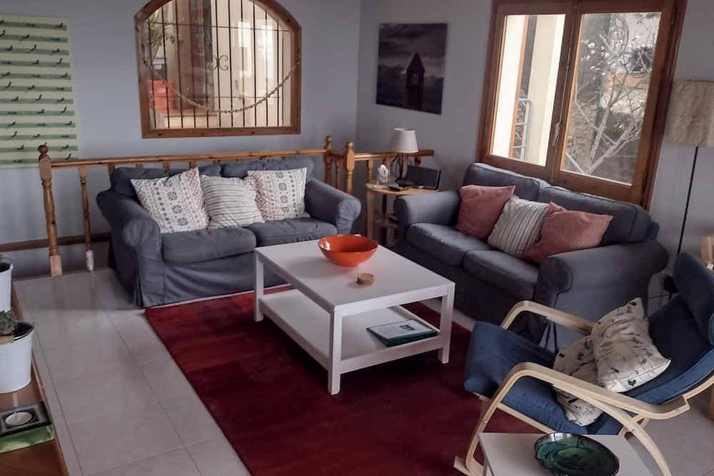 Foto 6 von 27: Geräumige Villa mit Pool, Whirlpool und atemberaubender Lage am Mittelmeer