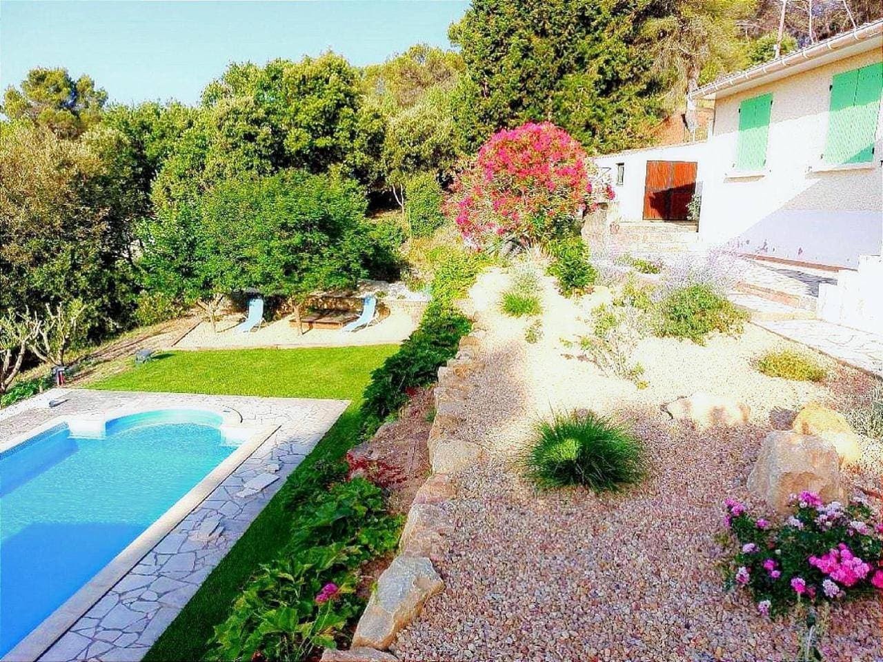 Foto 6 von 27: Four-Bedroom Holiday Home