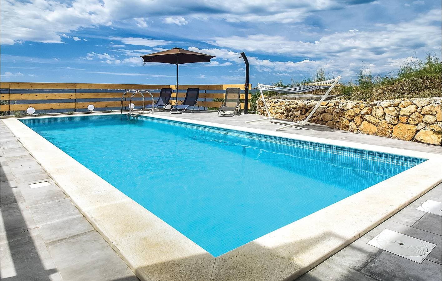 Foto 11 von 31: Gemütliche Ferienwohnung mit Pool, WLAN, Parkplatz und nur 1 km vom Strand entfernt