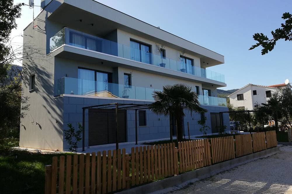 Foto 3 von 10: 2 Bed House - Sleeps 4 - Garden - Parking - Wifi