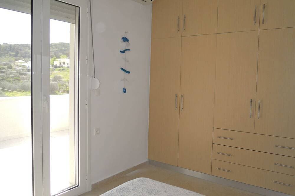 Foto 6 von 30: Wohnung 80 m2 für 4 Personen mit Meerblick, Pool, Parkplatz, Waschmaschine
