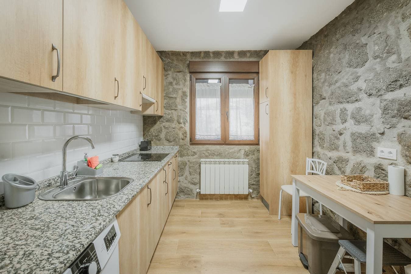 Foto 7 von 31: Casa Rural 'El Trillo' für 8 Personen mit Blick auf die Sierra de Ávila, Garten & Grill