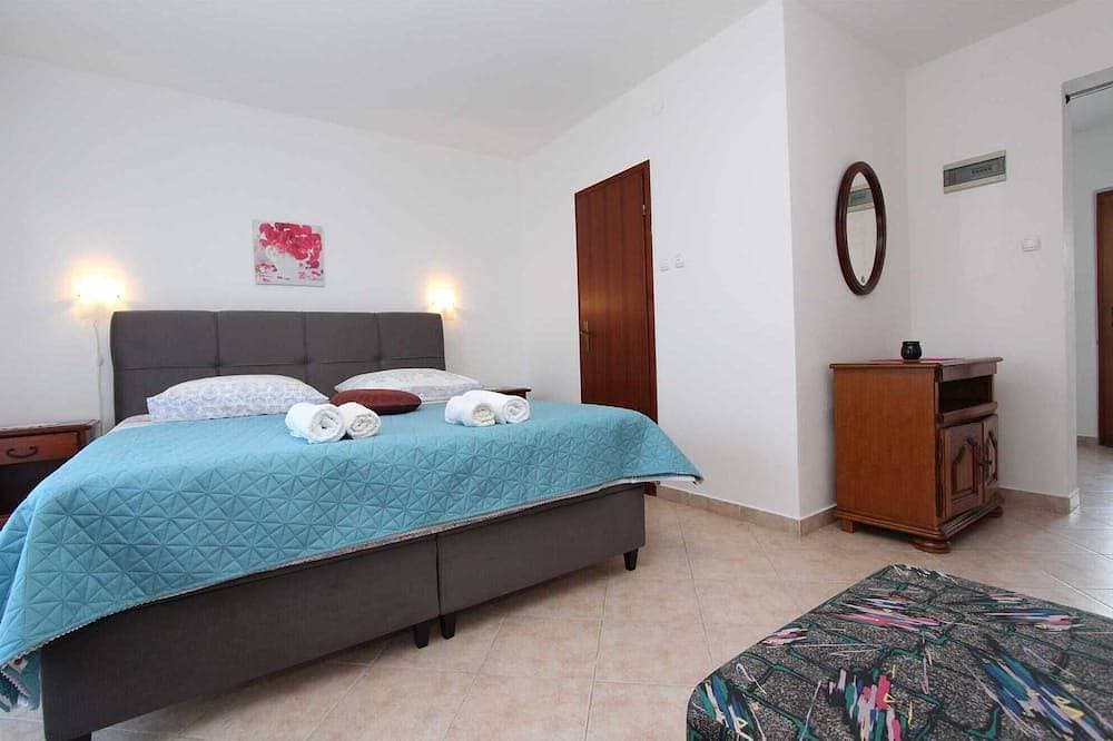 Foto 2 von 19: Silvana Ferienwohnung mit 1 Schlafzimmer mit Balkon 1 (gornji)