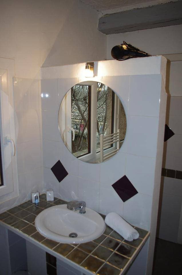 Foto 6 von 9: Double Room with Private External Bathroom