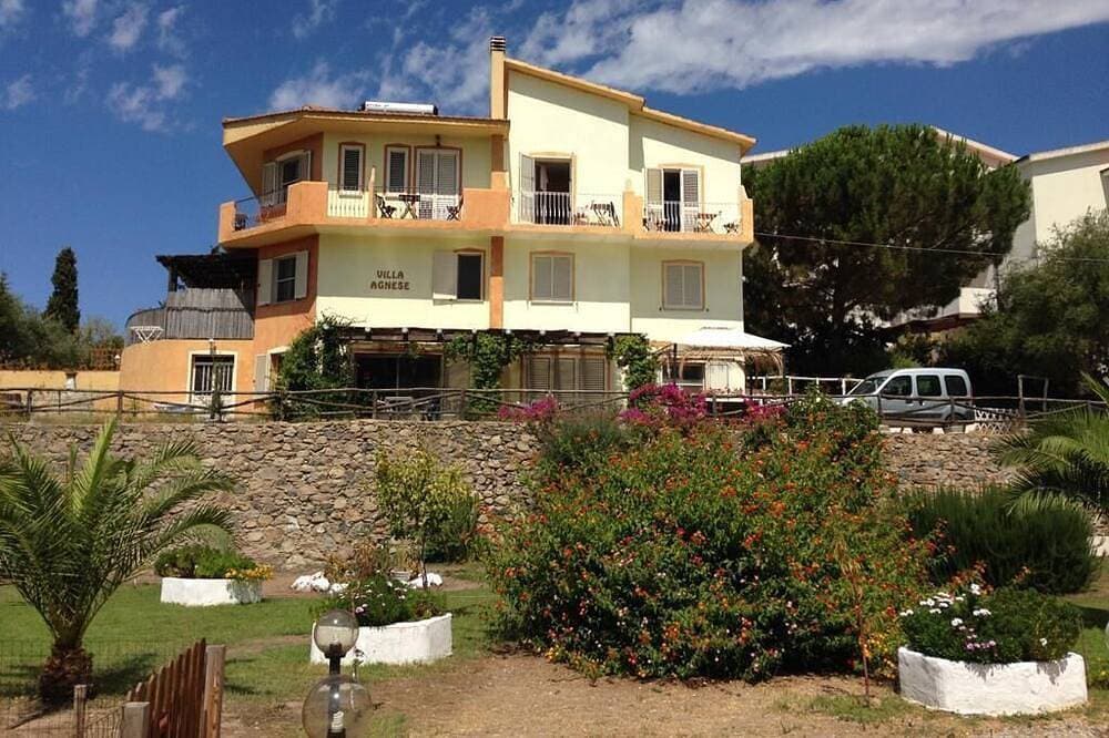 Foto 12 von 30: Villa Agnese -Grosszuegige FeWo in Villa mit Garten, Pool und schoenem Meerblick
