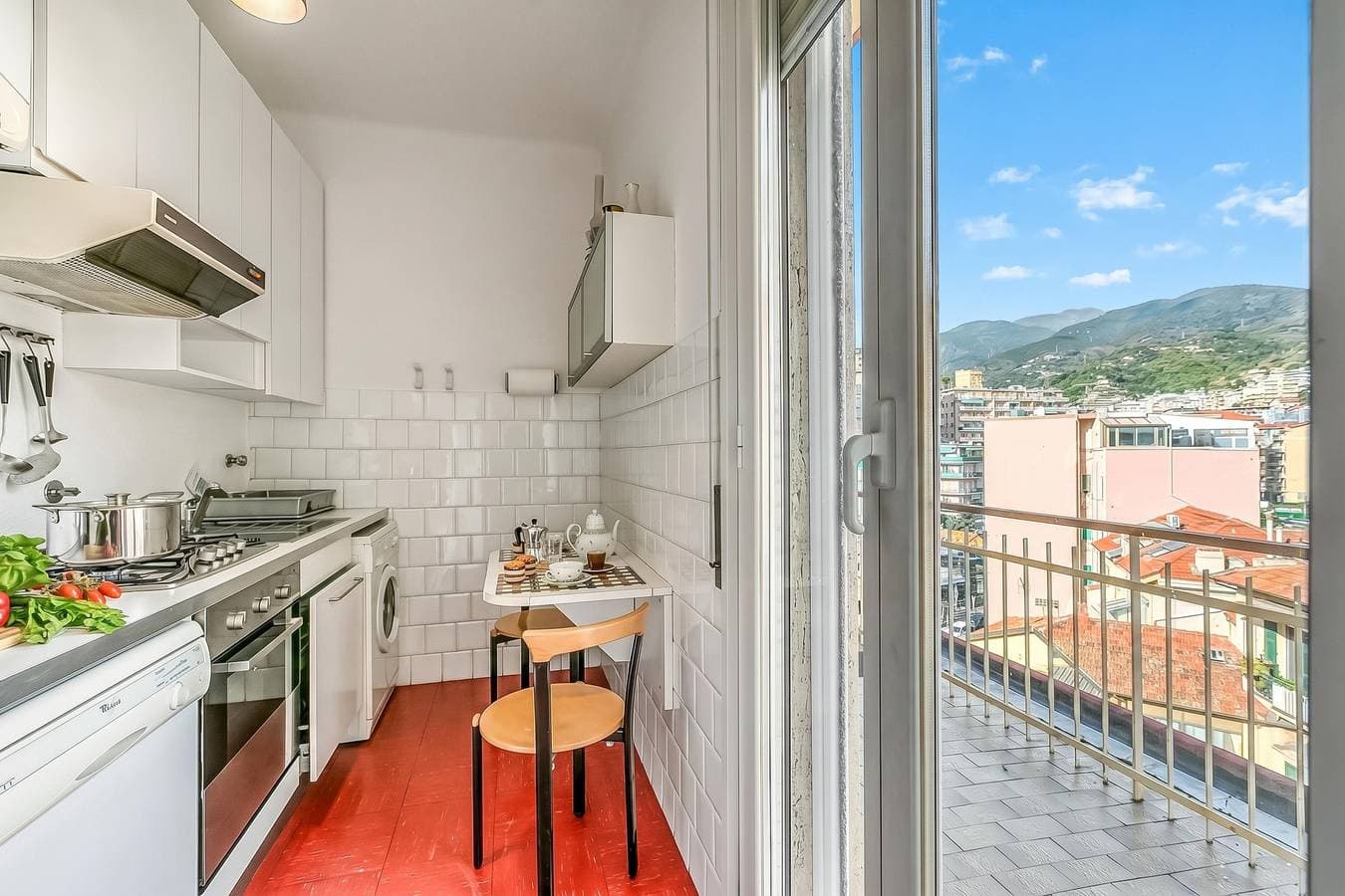 Foto 4 von 30: Penthouse Vista Mare E Monti Centro Sanremo