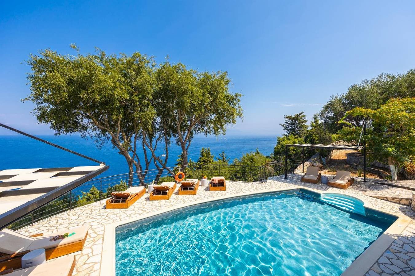 Foto 4 von 50: Villa für 10 Personen mit Terrasse