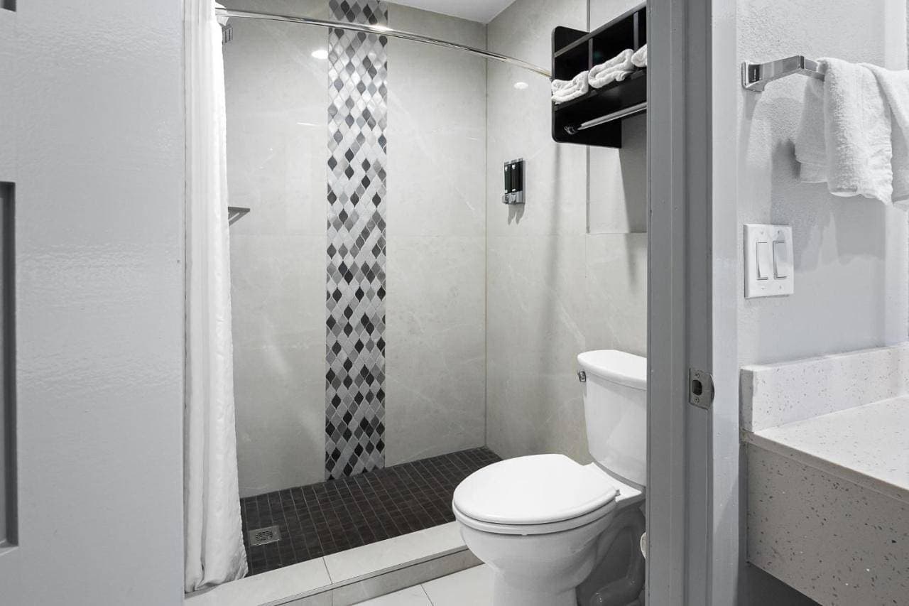 Foto 11 von 13: King Room with Spa Bath