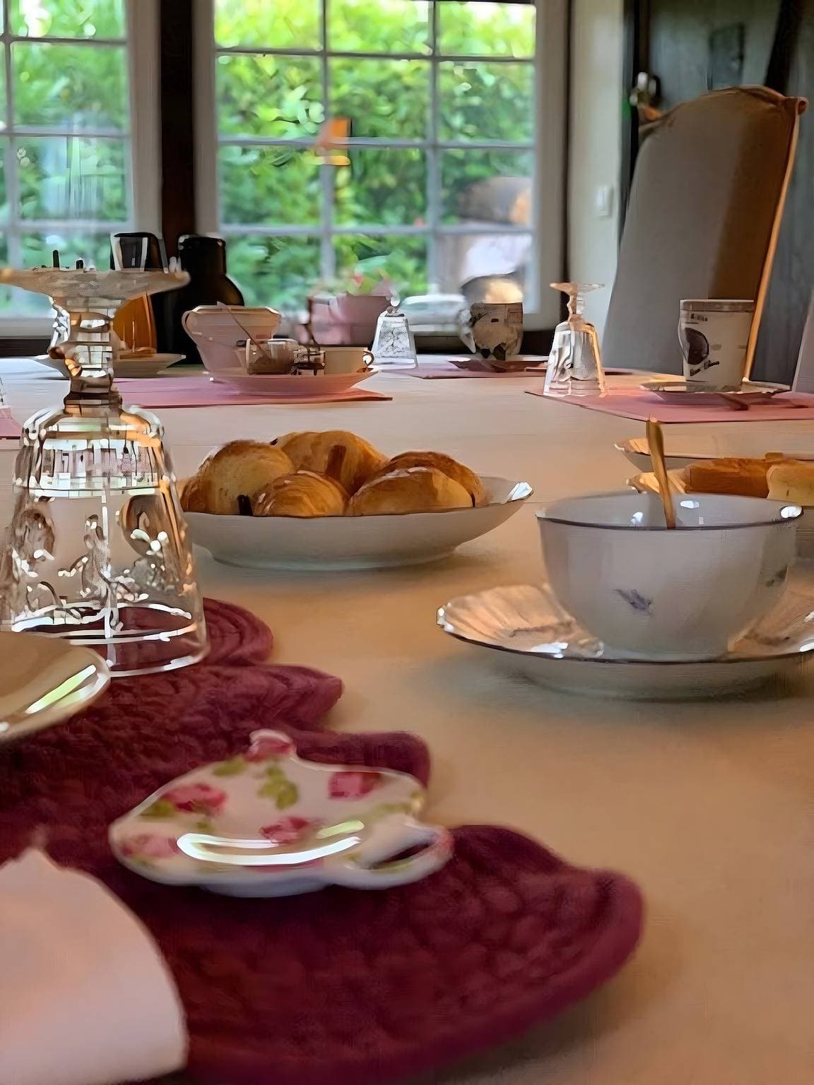 Foto 11 von 44: Gästezimmer 'English Roses' mit privatem Pool, Gemeinschaftsgarten und WLAN