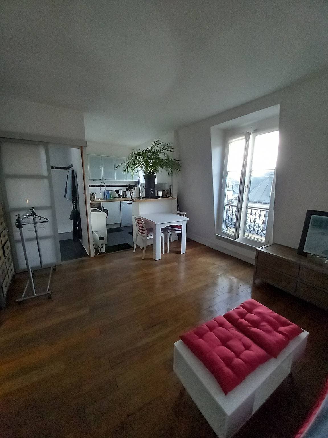 Foto 11 von 16: Ferienwohnung 'Appartement lumineux à Batignolles – Charme parisien, Arrivée autonome'