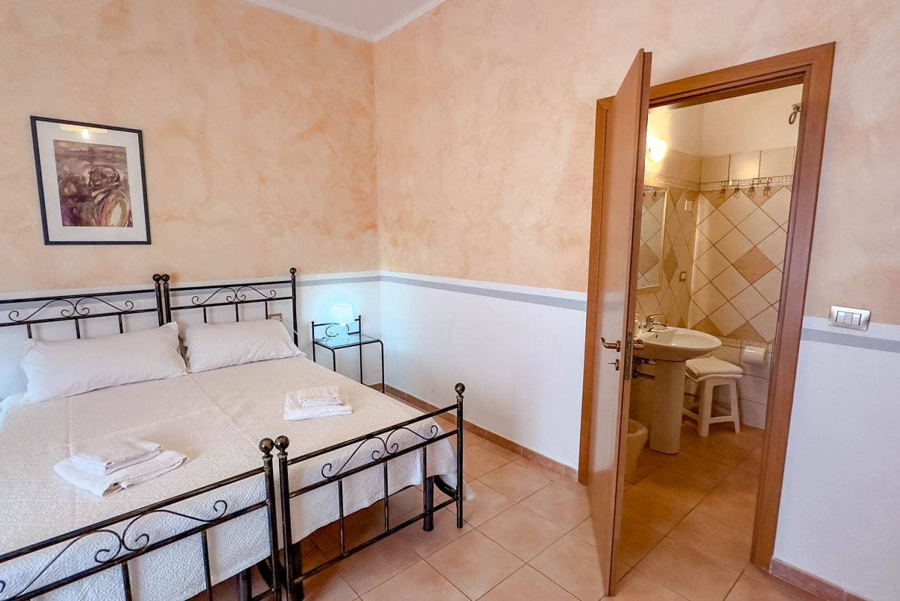 Foto 3 von 12: Su Recreu 'E Mare 201- Dreibettzimmer
