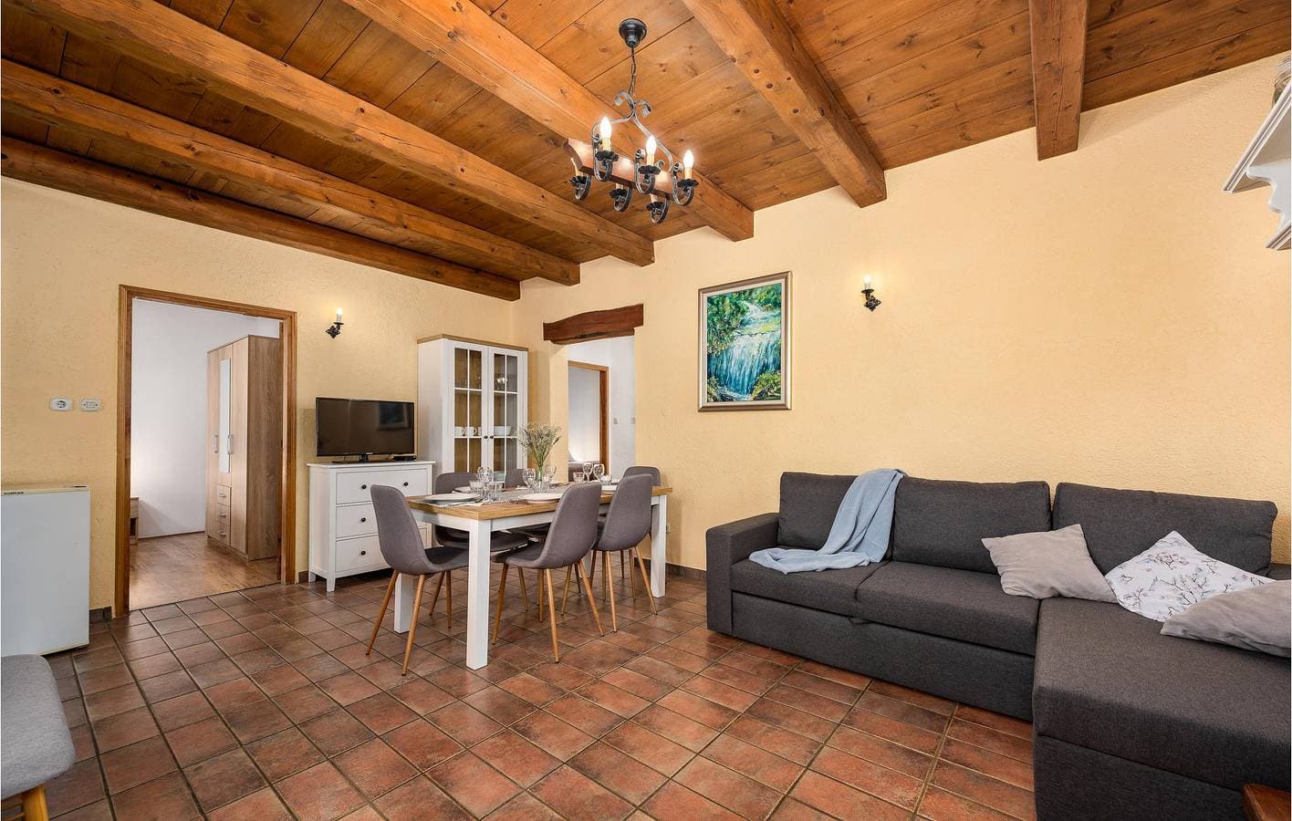 Foto 6 von 33: Gemütliche Ferienwohnung mit Pool, WLAN und Parkplatz