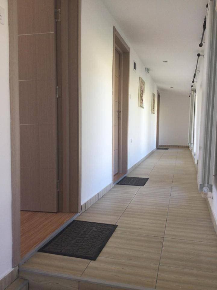 Foto 12 von 18: One-Bedroom Apartment
