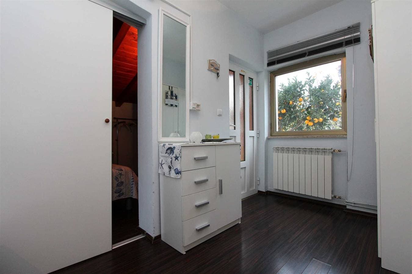 Foto 3 von 22: Villa Nikola Ferienwohnung mit 1 Schlafzimmer mit Terrasse (Sanja)