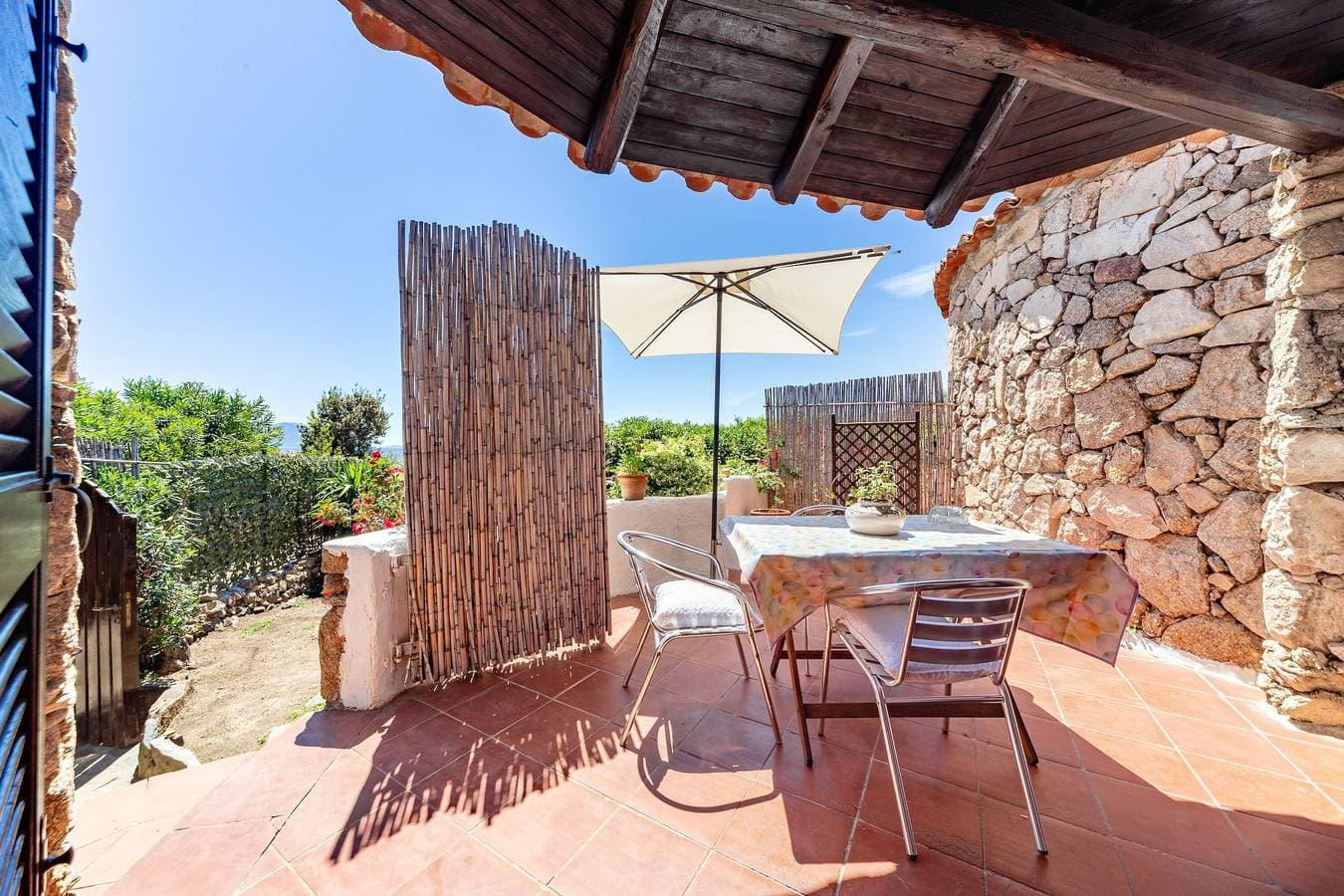 Foto 2 von 31: Cottage 'con terrazza e vista mare; parcheggio disponibile su strada'