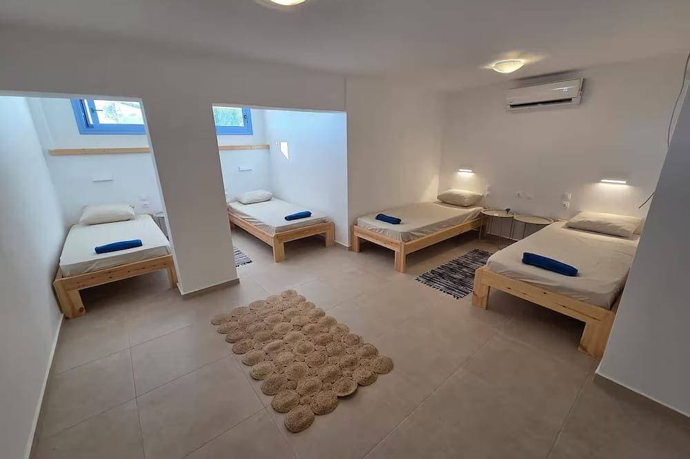 Foto 6 von 30: Arie Waterfront House - A Few Steps to the Sea