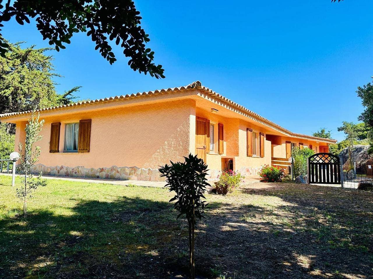 Foto 6 von 33: Three-Bedroom House