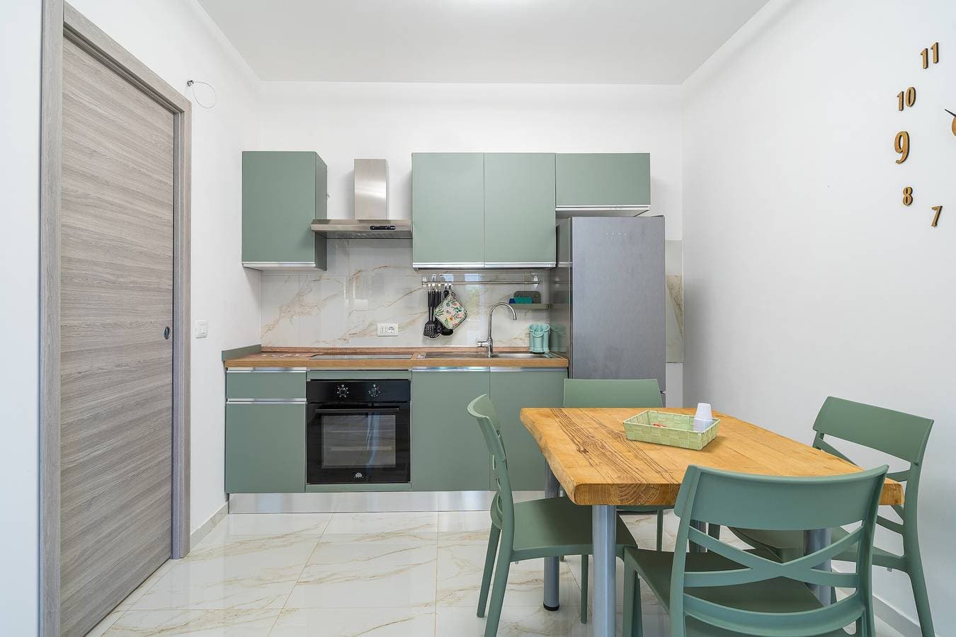 Foto 11 von 27: Apartment 'Marzamemi 1 mit privatem Garten', WLAN und Klimaanlage
