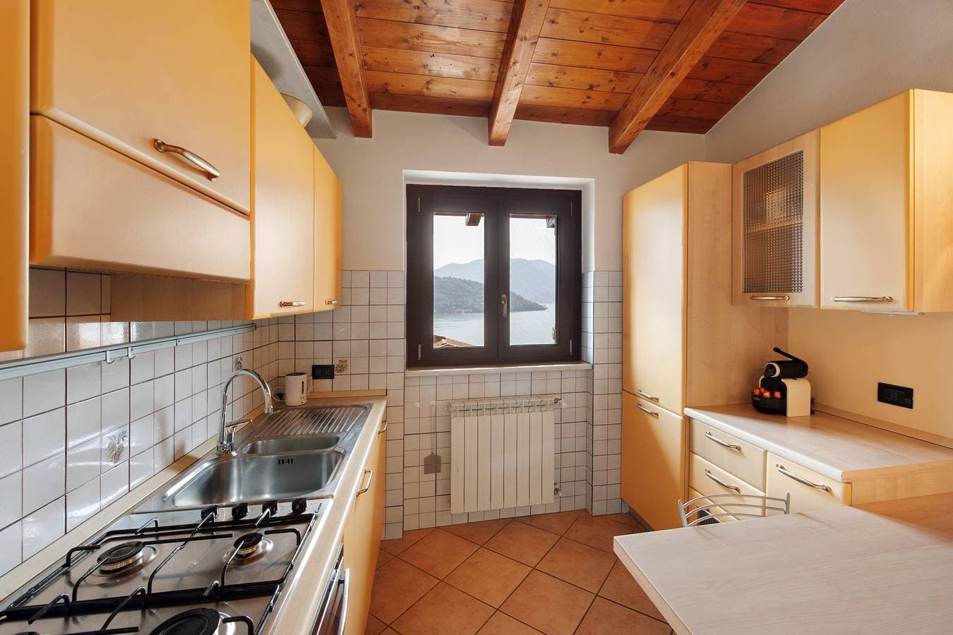Foto 11 von 21: Ferienwohnung 'Miralago Marone' mit Seeblick, privatem Balkon und Wi-Fi