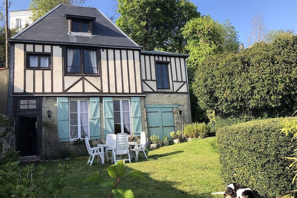 Maison Ancienne Avec son Jardin Privatif 1