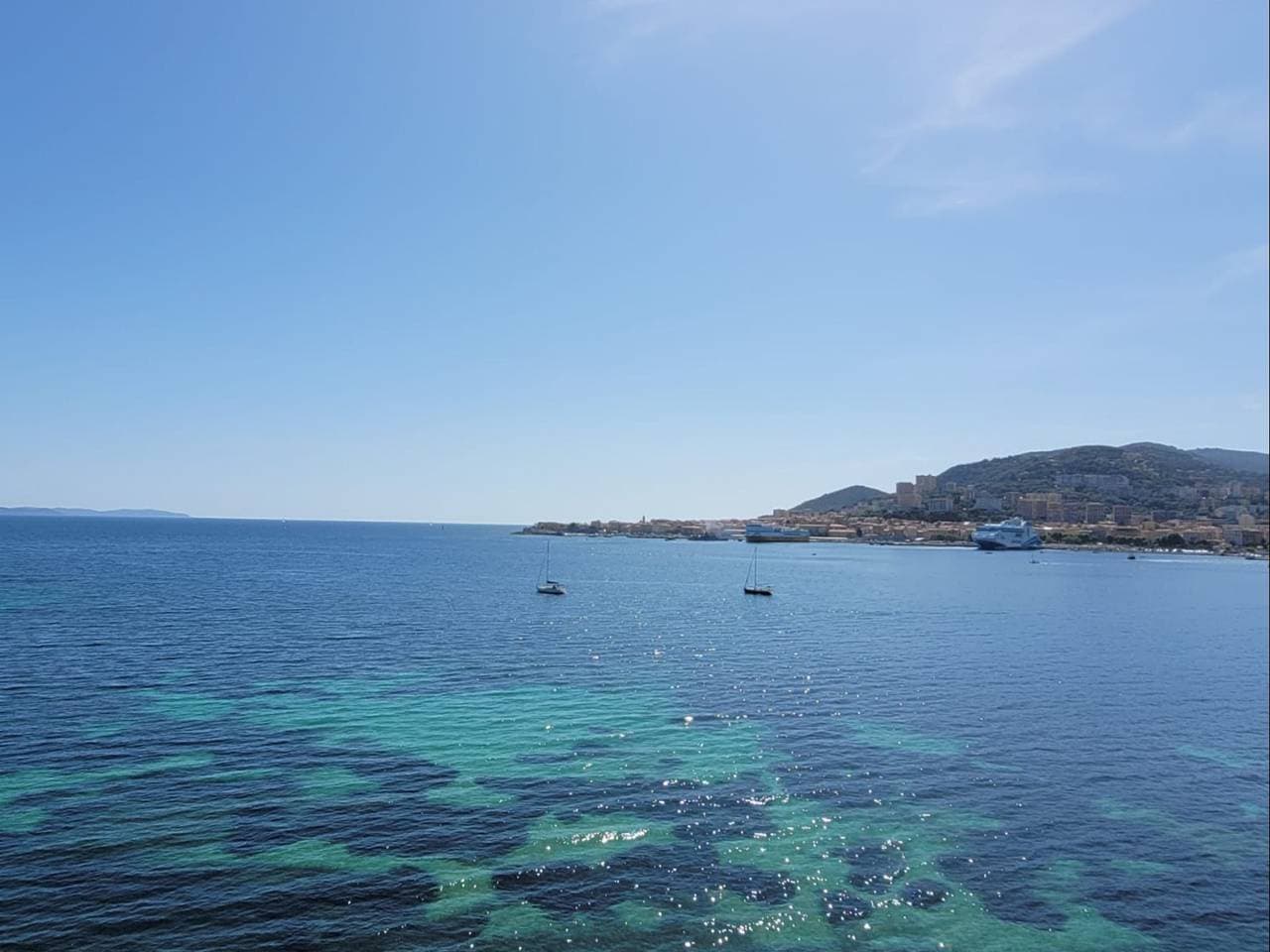 Foto 11 von 12: Gemütliches Studio mit Meerblick in Ajaccio - 30 m², Strandzugang