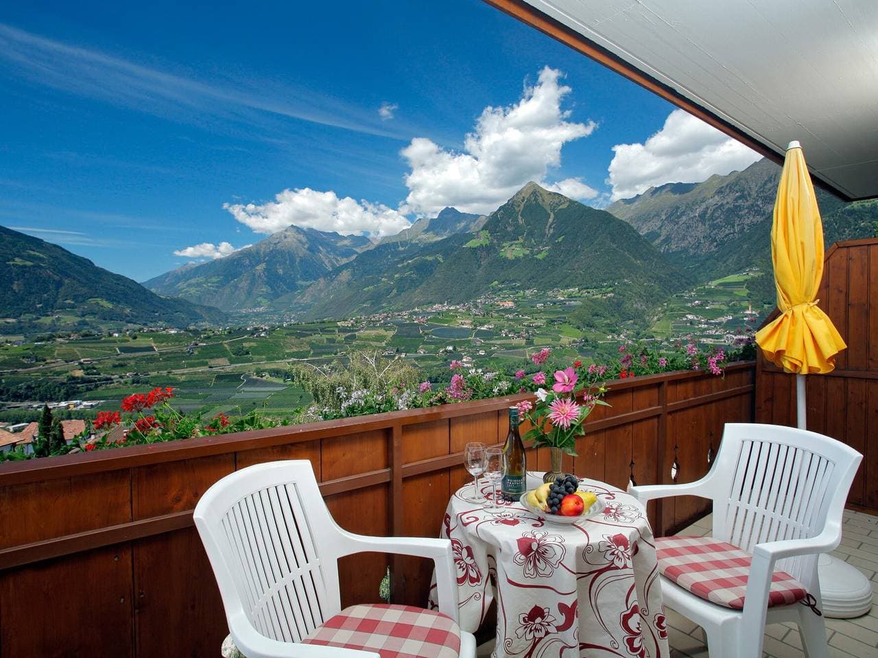 Foto 11 von 21: Ferienwohnung "Laugen Rainegg" mit Bergblick, WLAN, Garten & Balkon