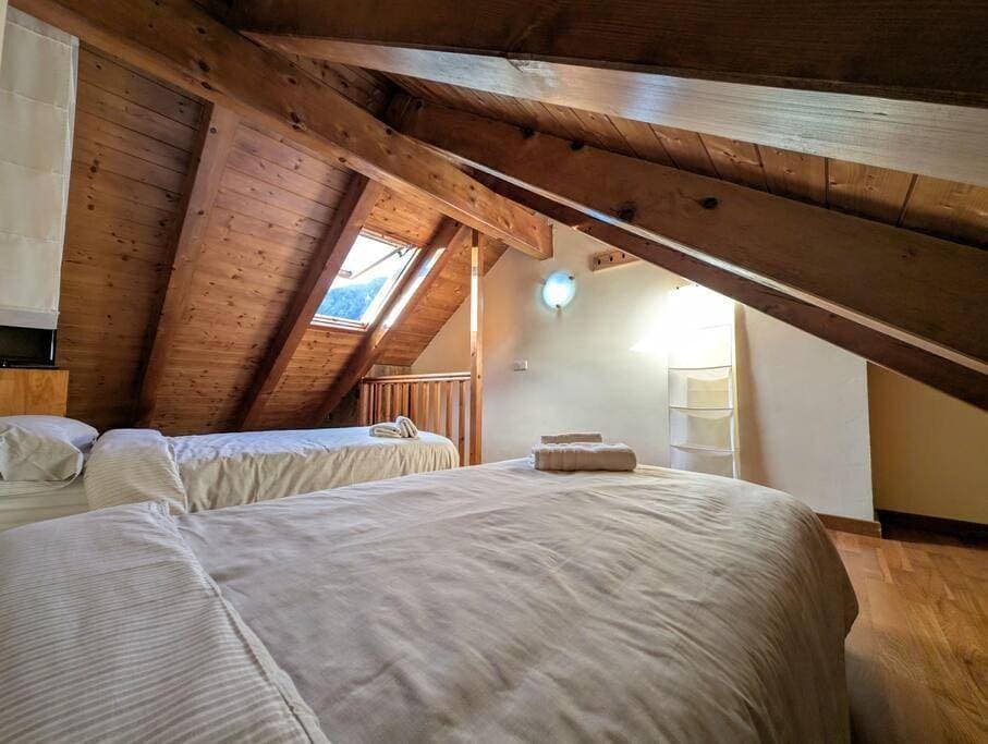 Foto 11 von 51: Three-Bedroom Apartment with Mountain View