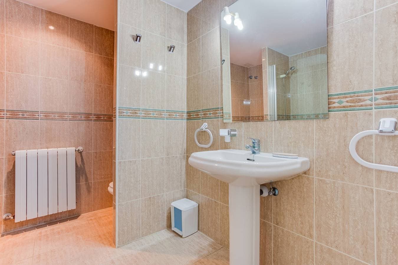 Foto 8 von 27: Villa für 8 Personen mit Balkon