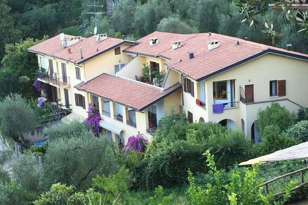 Foto 12 von 29: Idylle am Gardasee - Ferienwohnung Fasano - mit traumhaften Seeblick