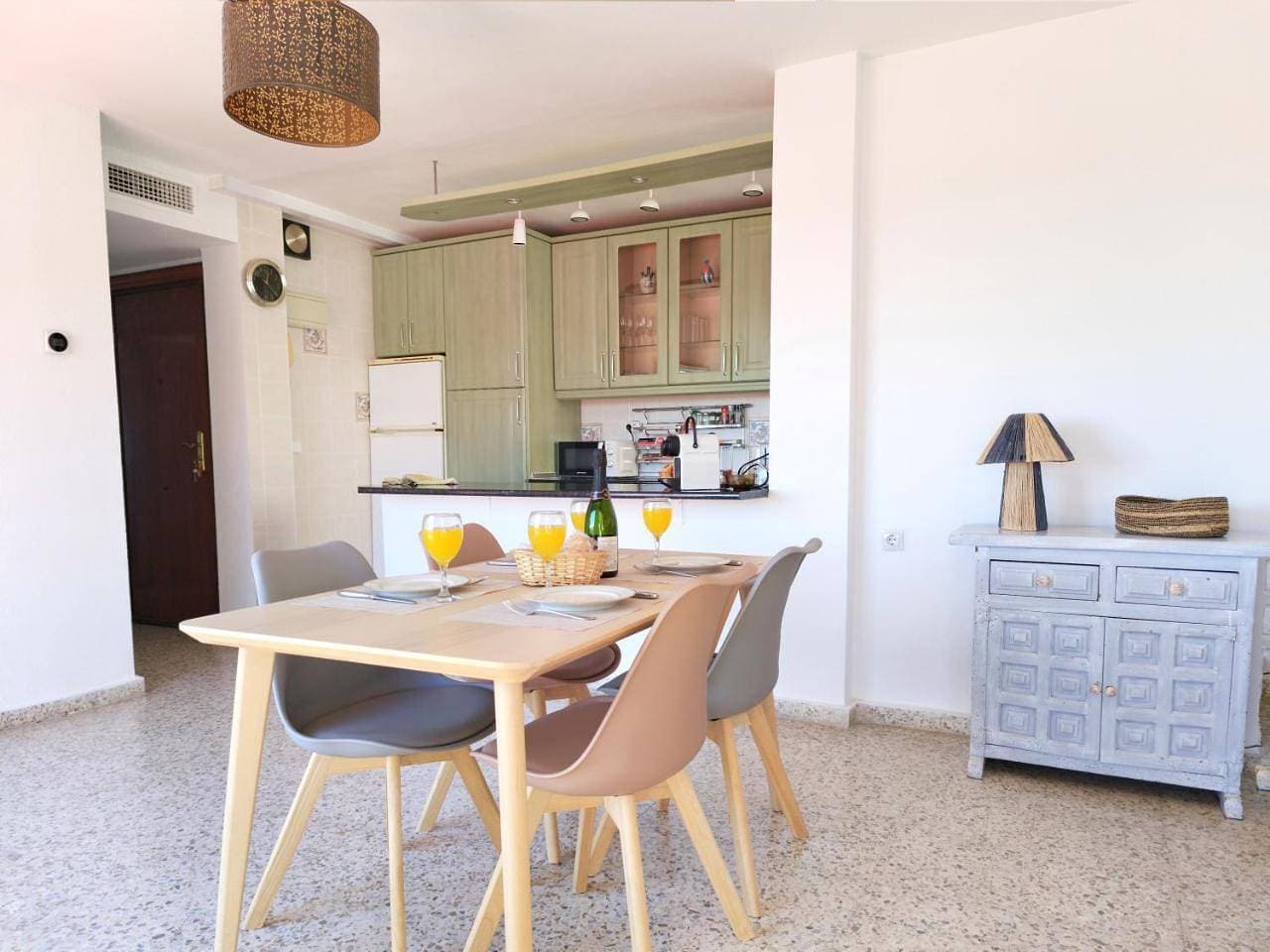Foto 13 von 38: Three-Bedroom Apartment with Sea View