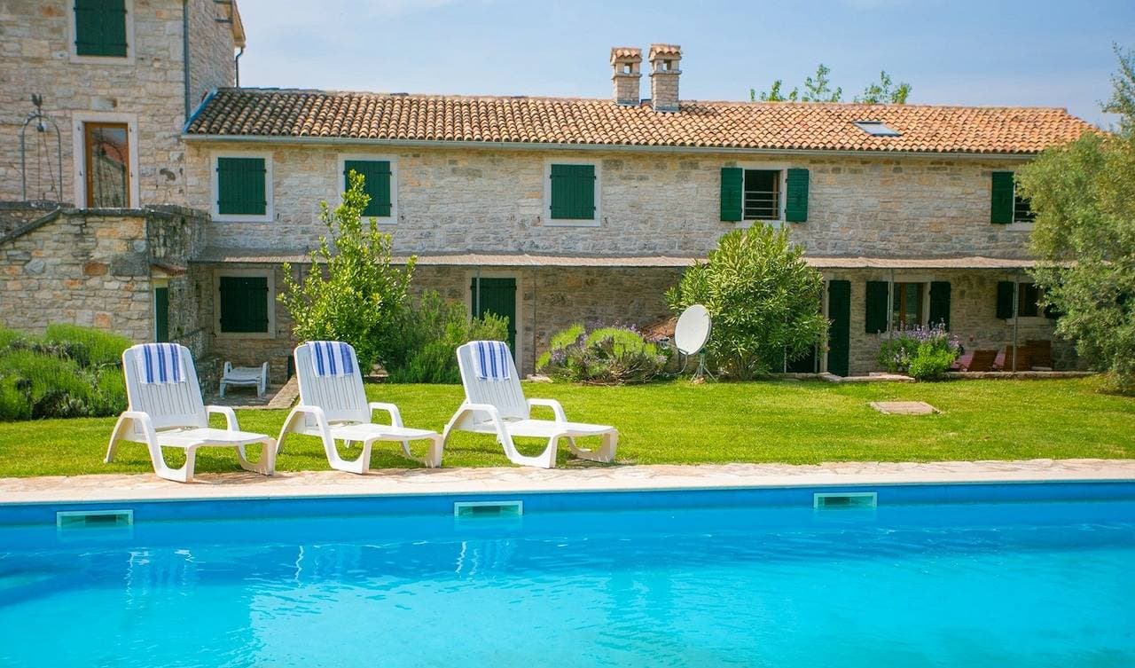Abortolami mit Pool und Garten 1