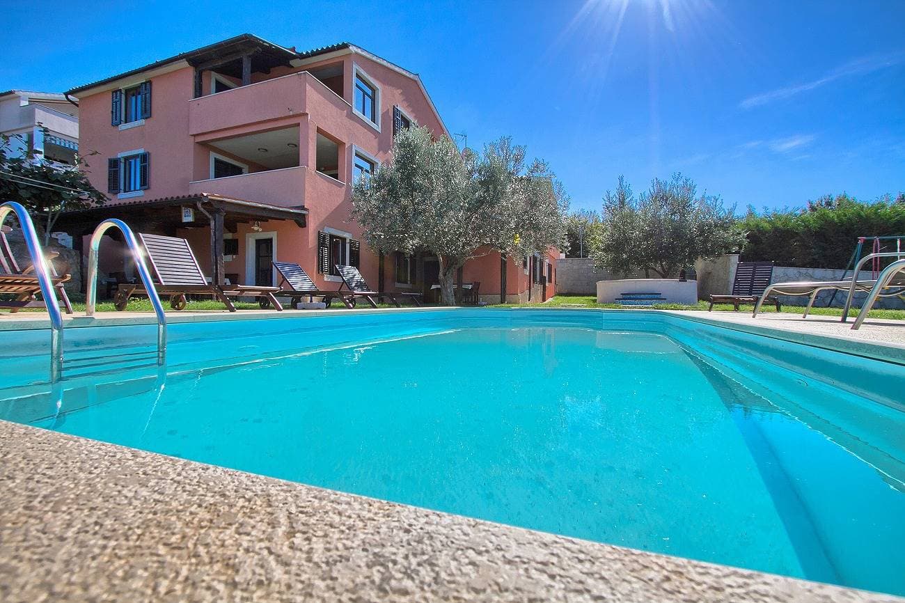 Foto 4 von 24: 400 Meter zum Strand mit Pool, Jacuzzi, Sonnenterrasse, Tischtennis