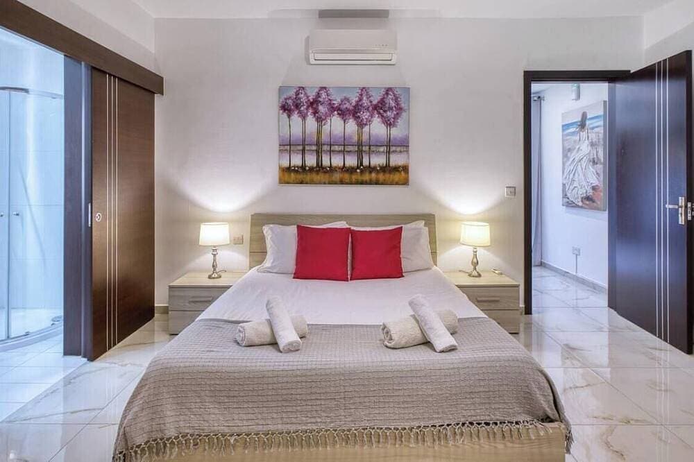 Foto 7 von 30: Cozy 3Br home in Sliema with Balcony close to sea