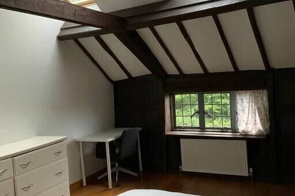 Foto 7 von 30: Delightful 4Bd Home full of Flair Edenbridge Kent