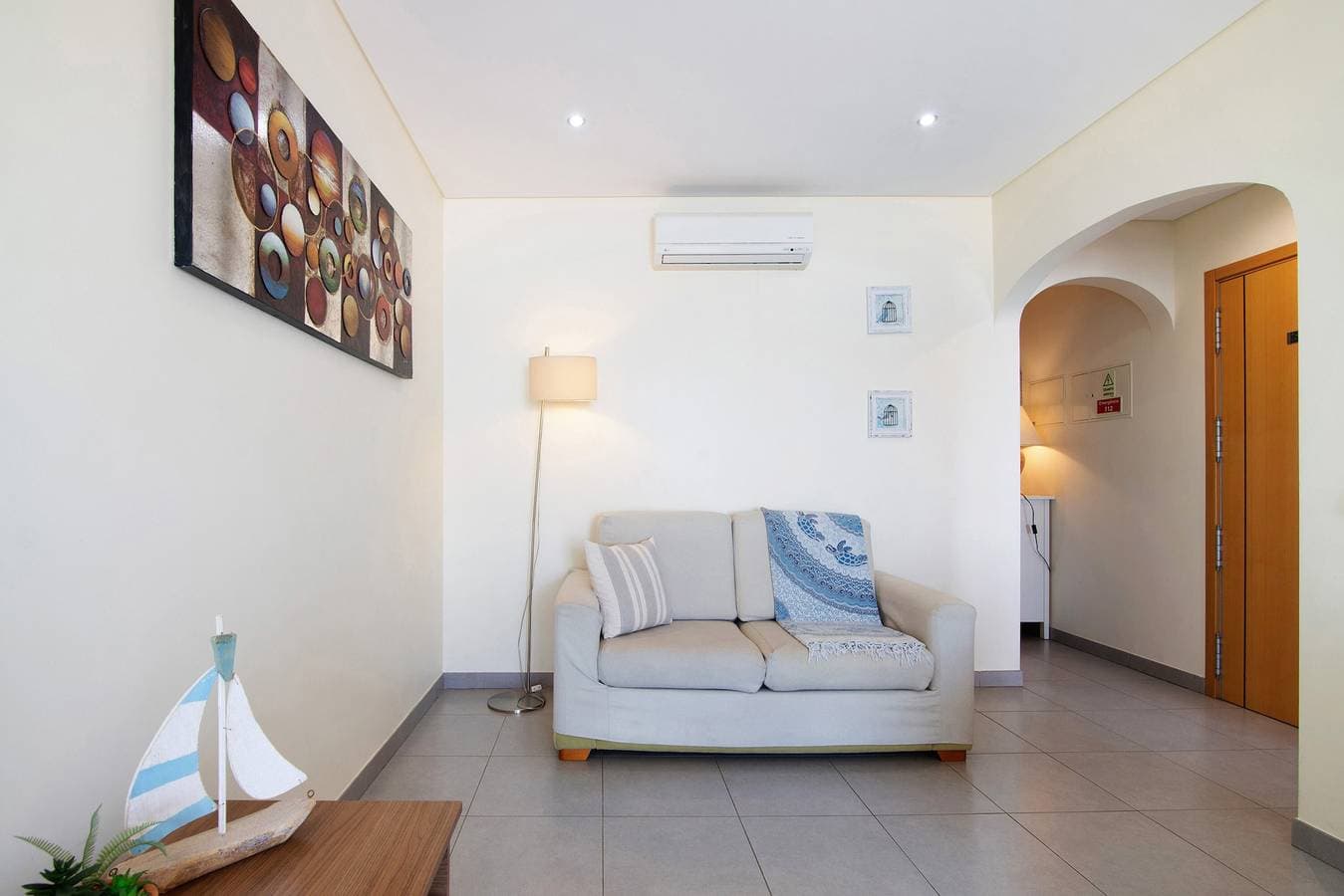 Foto 7 von 21: Apartment 'Quarteira Modern Flat' mit Meerblick, WLAN und Klimaanlage