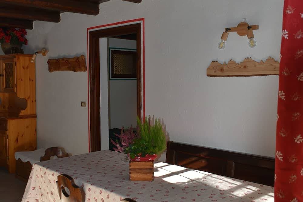 Gio's house, apartment with garden and barbecue, relaxation in the midst of nature 1
