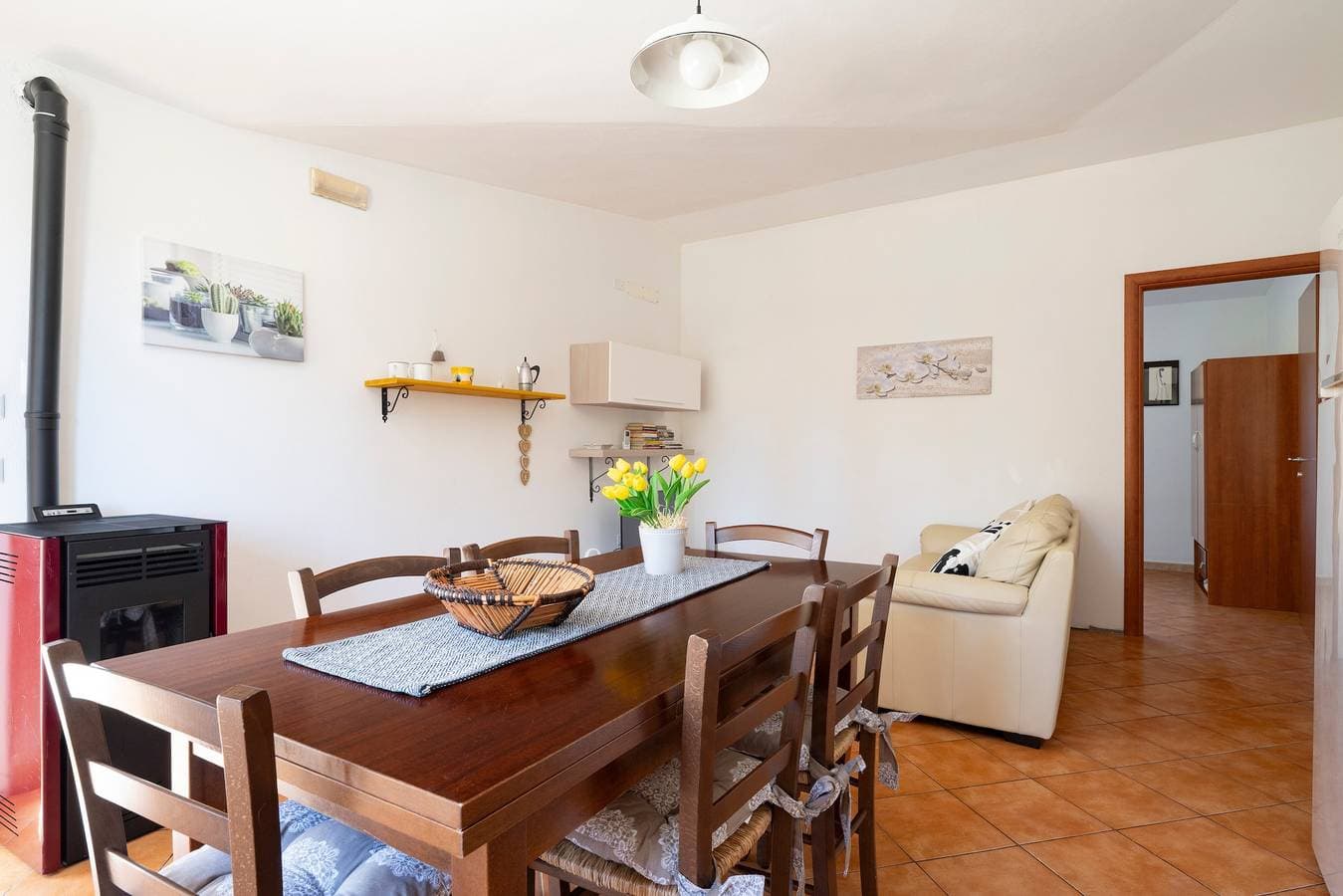Foto 3 von 26: Apartment 'Casa delle Mimose vicino al mare' mit Garten, WLAN & Klimaanlage