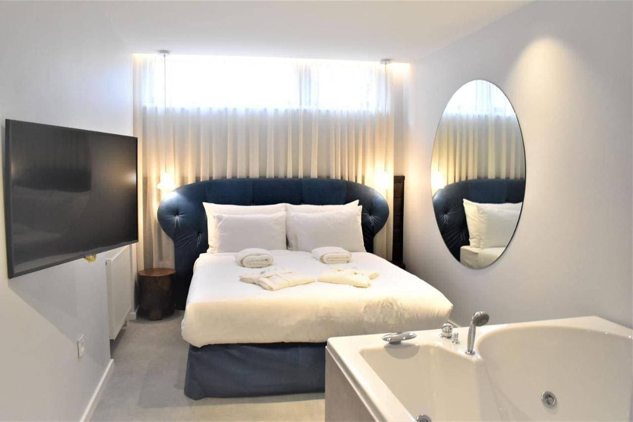 Foto 6 von 21: Suite with Spa Bath