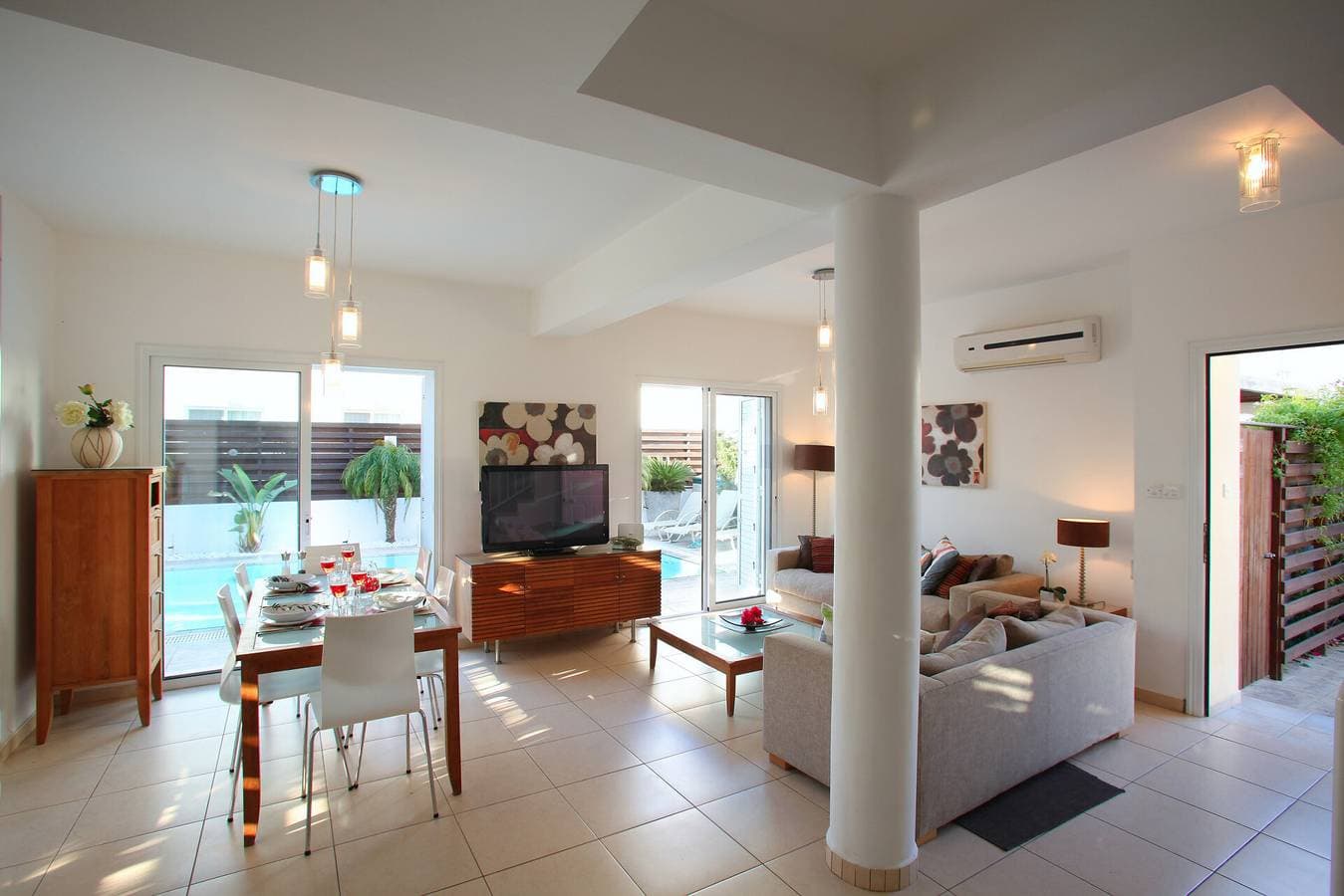 Foto 7 von 15: Villa für 4 Personen mit Balkon/Terrasse