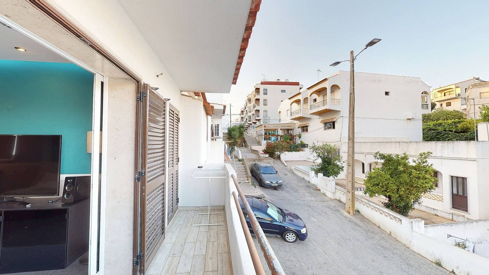 Foto 3 von 27: Apartamento T1 Caliços 600mt da Praia